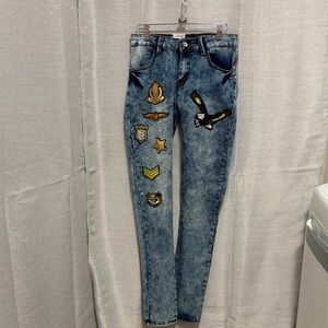 NWT Rebel Love Skinny Stretch Acid Wash Military Theme Patch Jeans Sz 11/12, Jr
